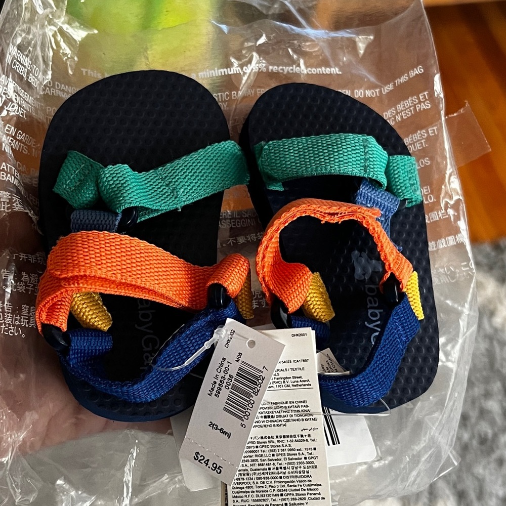 Baby Gap sandals 3-6 month new with tags
